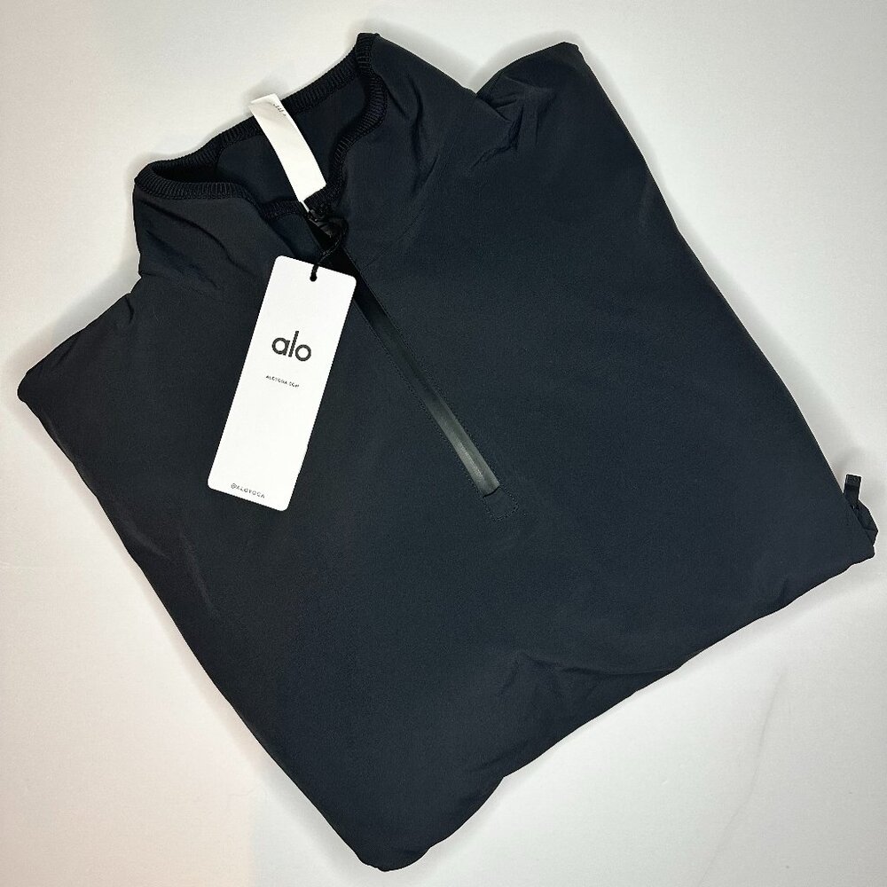 ALO | CROPPED ELEVATION COVER UP - Picture 3 of 4